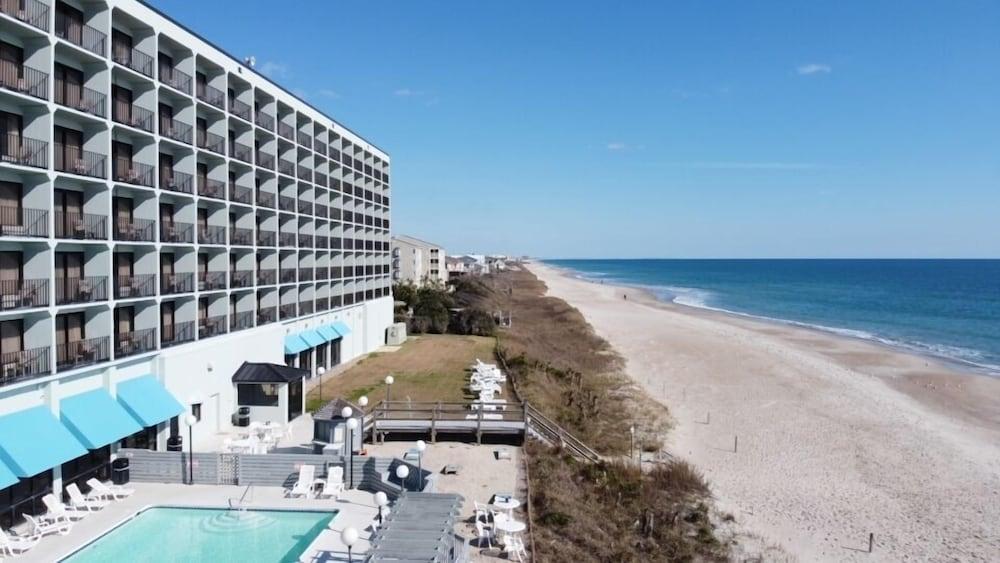 Crystal Coast Oceanfront Hotel Pine Knoll Shores Buitenkant foto