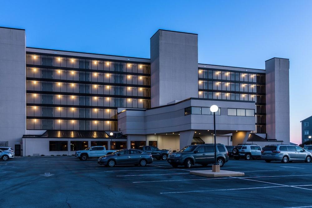 Crystal Coast Oceanfront Hotel Pine Knoll Shores Buitenkant foto