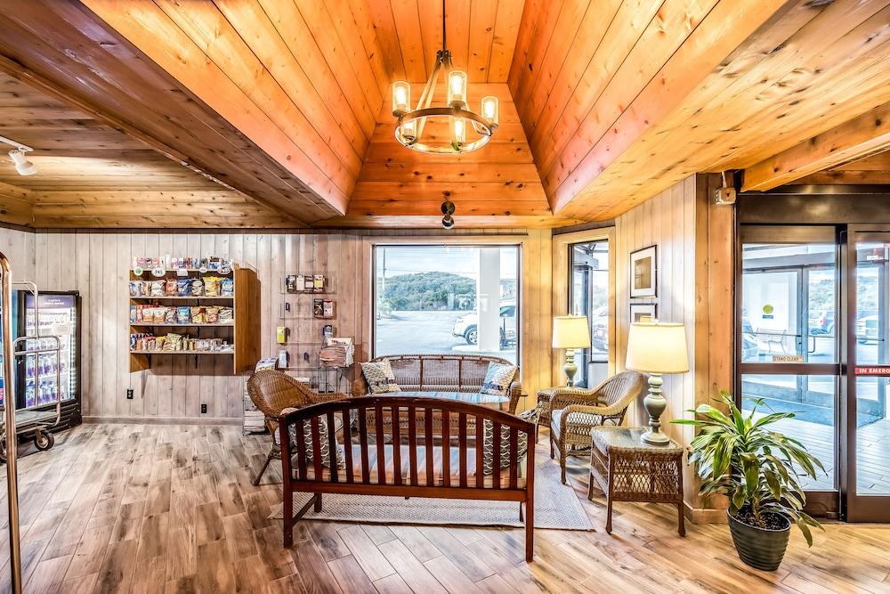 Crystal Coast Oceanfront Hotel Pine Knoll Shores Buitenkant foto