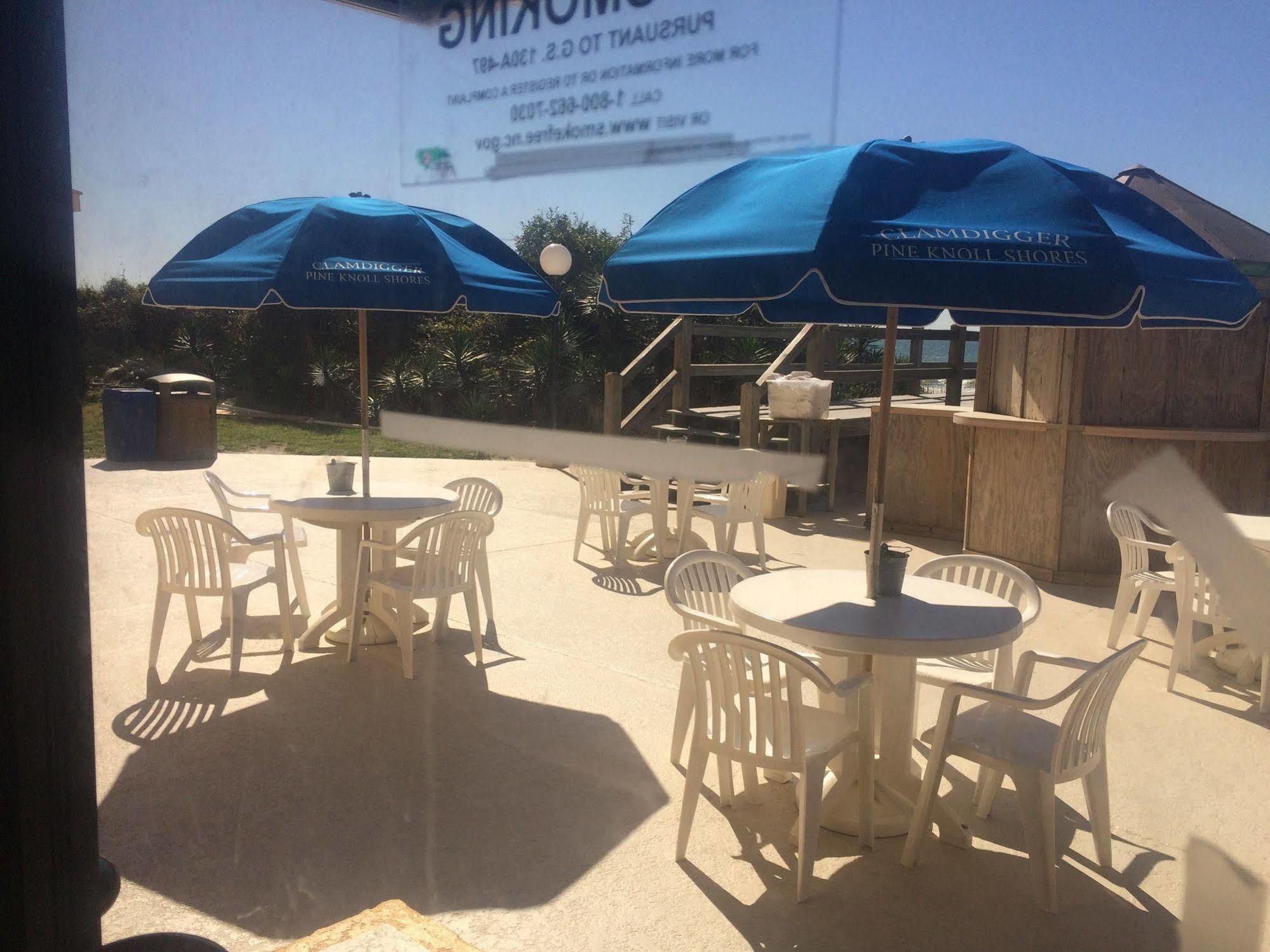 Crystal Coast Oceanfront Hotel Pine Knoll Shores Buitenkant foto