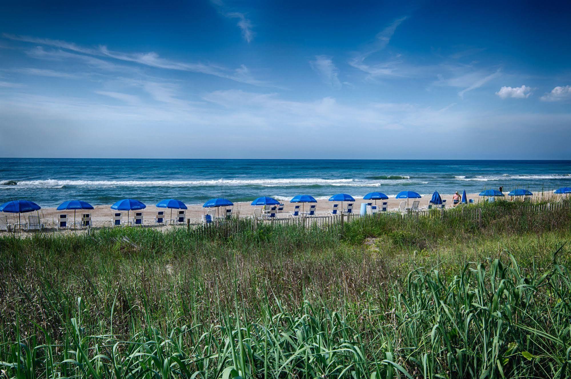 Crystal Coast Oceanfront Hotel Pine Knoll Shores Buitenkant foto