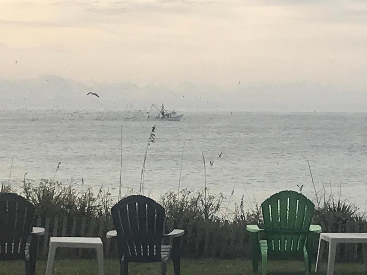 Crystal Coast Oceanfront Hotel Pine Knoll Shores Buitenkant foto